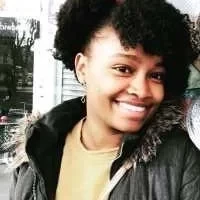 Edna, babysitter à Nice