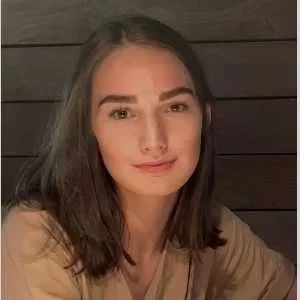 Lola, babysitter à Nice