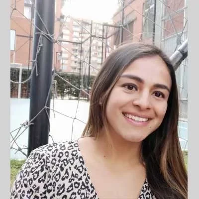 Sandra, babysitter à Paris