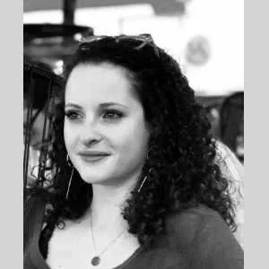 Pomme, babysitter à Paris