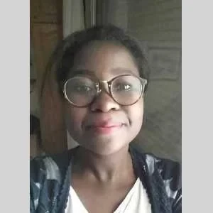 Célia , babysitter à Paris