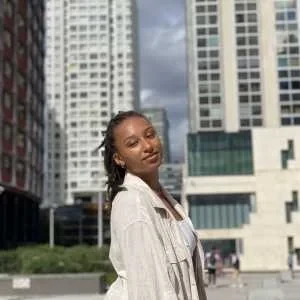 Elessa, babysitter à Paris