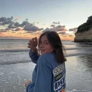 Lana, babysitter à Bordeaux