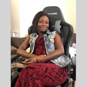 Myriam, babysitter à Paris