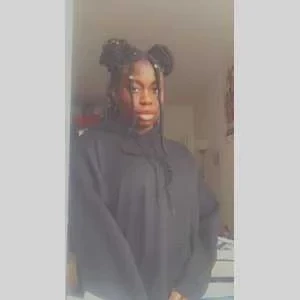 Julie , babysitter à Paris