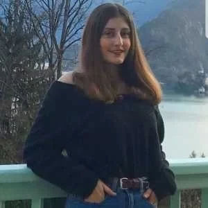 Montaine, babysitter à Nice