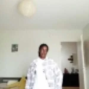 Naomi, babysitter à Reims