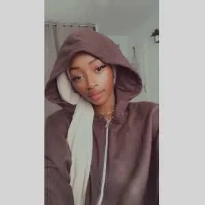 Aïsseta, babysitter à Melun