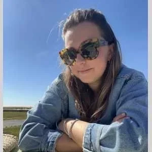 Laura , babysitter à Bordeaux