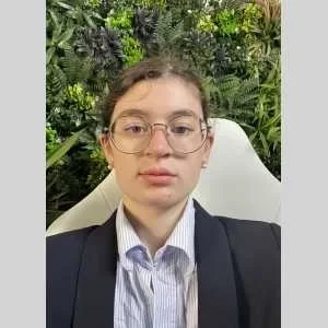 Zoe, babysitter à Marseille