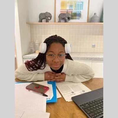 Rebecca, babysitter à Paris