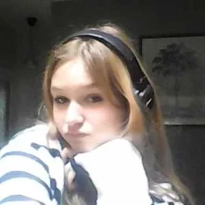 Annah, babysitter à Reims