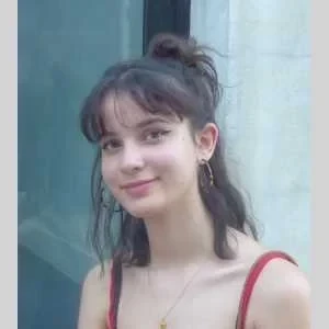 Elena, babysitter à Paris