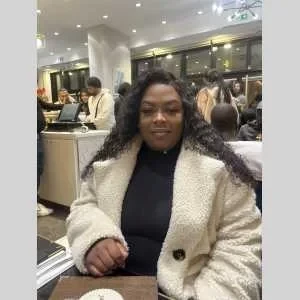 Marianne , babysitter à Paris