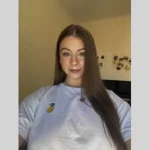 Adna, babysitter à Nice