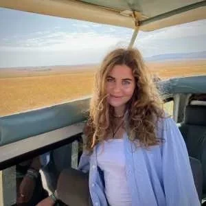 Louise, babysitter à Paris