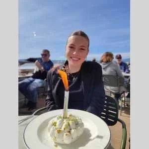 Julia, babysitter à Nice