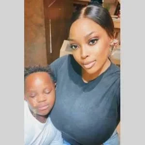 Wendy , babysitter à Paris