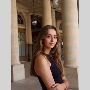 Carla, babysitter à Paris