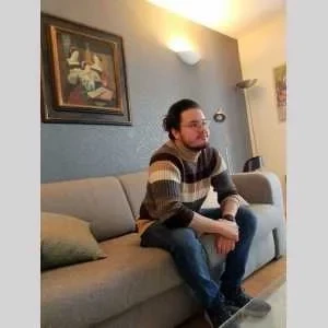 Yesid , babysitter à Paris