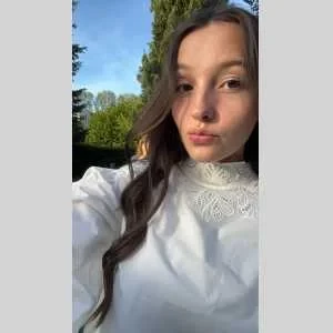 Anne-lou, babysitter à Saint Priest