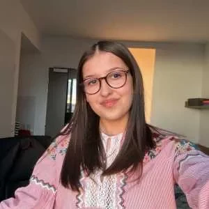 Alicya, babysitter à Bordeaux