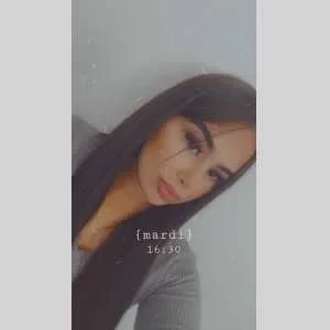 Malak insaf, babysitter à Paris