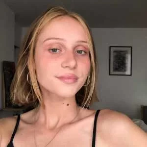 Perrine, babysitter à Bordeaux