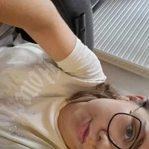 Anais , babysitter à Paris