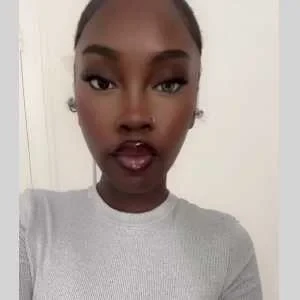 Rose-mary, babysitter à Paris