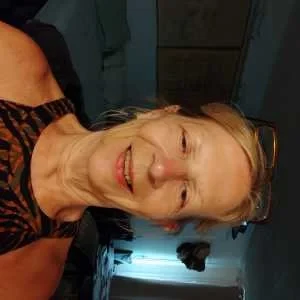 Dominique , babysitter à Paris