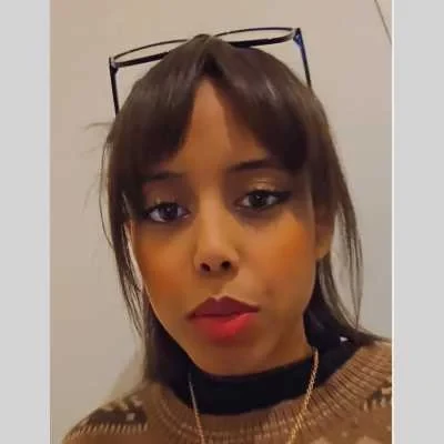 Loreina , babysitter à Bordeaux