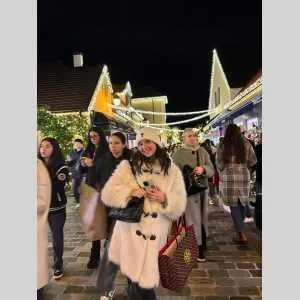 Chloe, babysitter à Paris