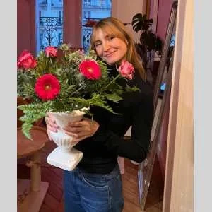 Jade , babysitter à Paris