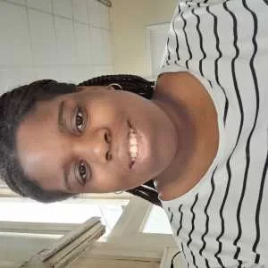 Yavane, babysitter à Paris