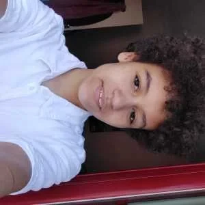 Louise, babysitter à Paris